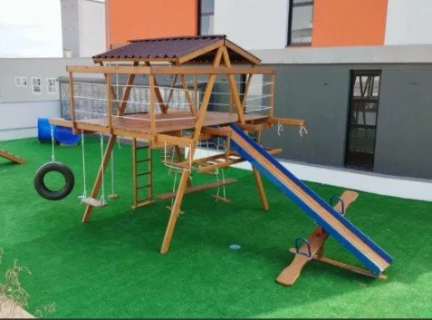 Parque infantil de madeira 15 em 1 estilo Casa do Tarzan com escorregador, balanços e gangorra